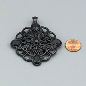 💐2/$15 NWOT Lia Sophia Black Magnetic Bale pendan